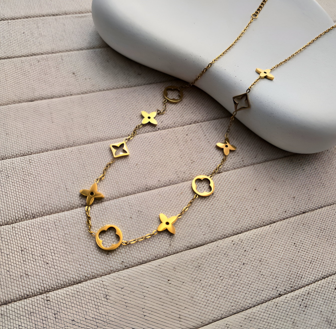 18K gold plated L7 necklace detail close up Kuwait Jewelique