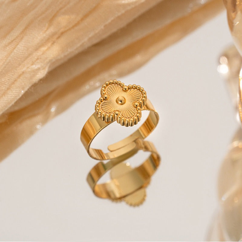 18K gold plated VC ring gold four leaf Kuwait Jewelique