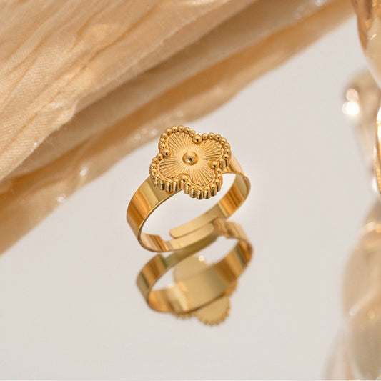 18K gold plated VC ring gold four leaf Kuwait Jewelique
